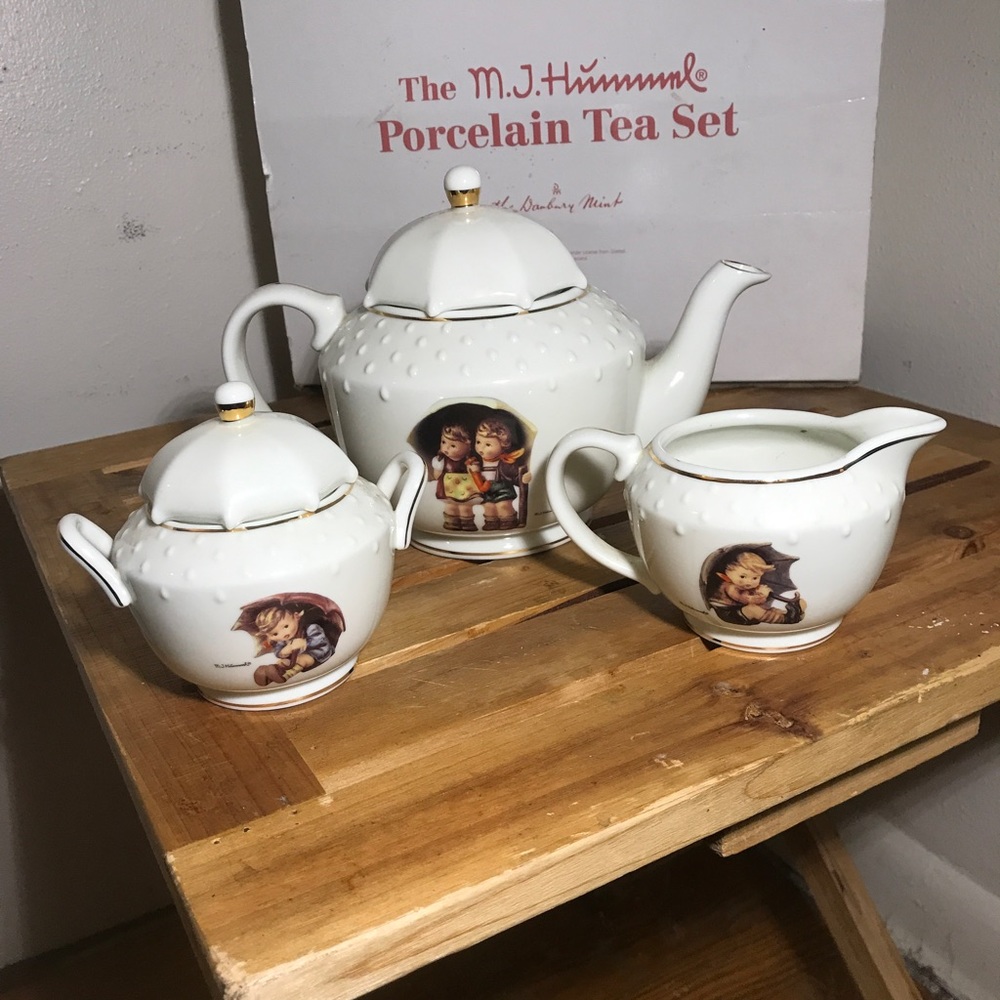 Hummel Stormy Weather Porcelain Tea Set - Picture 7 of 16